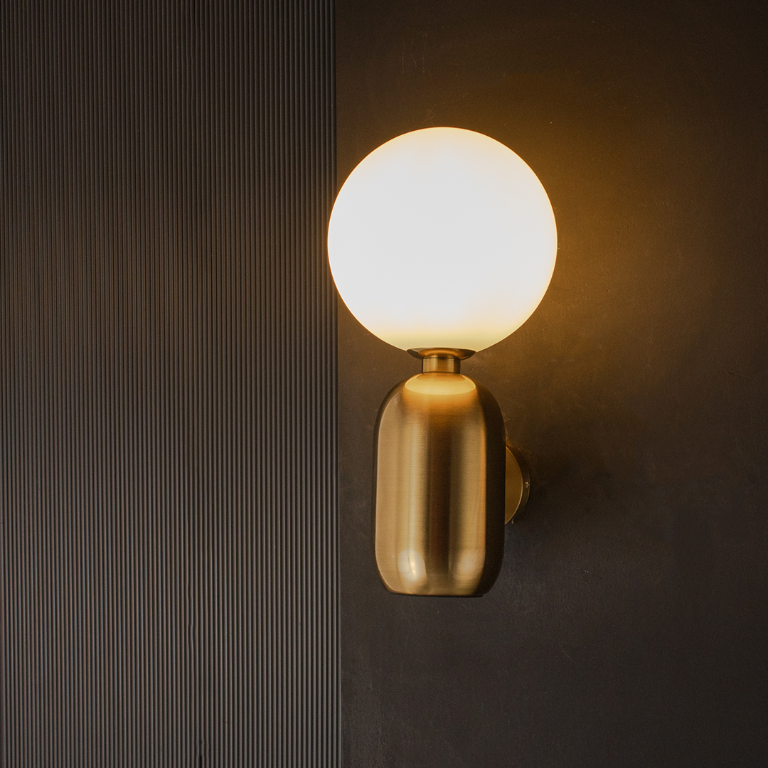 Aballs wall light