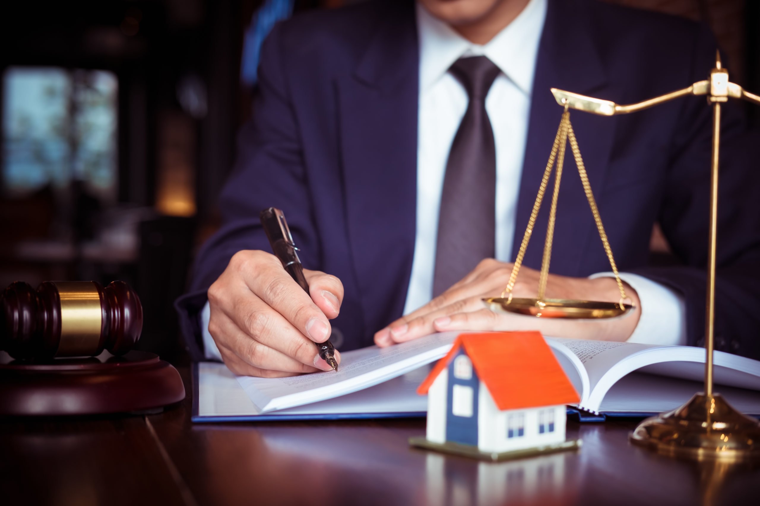 Commercial Lawyer Job